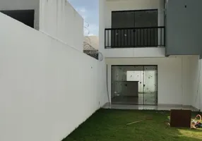 Foto 1 de Casa com 2 Quartos à venda, 84m² em Guaratiba, Rio de Janeiro