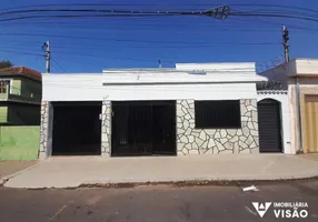 Foto 1 de Casa com 4 Quartos para alugar, 168m² em Fabrício, Uberaba