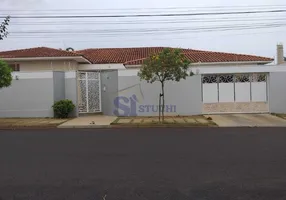 Foto 1 de Casa com 3 Quartos para venda ou aluguel, 585m² em Vila Harmonia, Araraquara