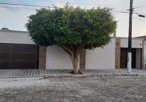 Foto 1 de Casa de Condomínio com 4 Quartos à venda, 163m² em Vilamar, Praia Grande