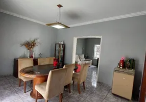 Foto 1 de Casa com 4 Quartos à venda, 275m² em Santa Maria, Uberaba