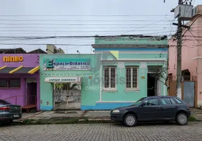 Foto 1 de Casa com 4 Quartos para venda ou aluguel, 291m² em Centro, Pelotas