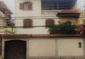 Foto 1 de Casa com 4 Quartos à venda, 380m² em Madureira, Rio de Janeiro