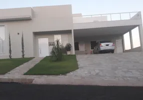 Foto 1 de Casa com 4 Quartos à venda, 300m² em Residencial Aldeia das Thermas, Caldas Novas