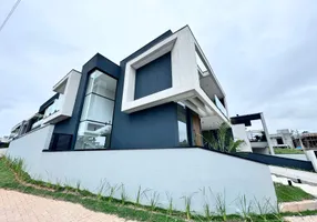 Foto 1 de Casa de Condomínio com 3 Quartos à venda, 232m² em Cezar de Souza, Mogi das Cruzes