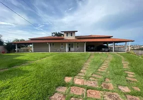 Foto 1 de Fazenda/Sítio com 6 Quartos à venda, 465m² em Area Rural de Botucatu, Botucatu