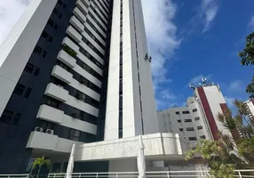 Foto 1 de Apartamento com 4 Quartos à venda, 256m² em Candeal, Salvador