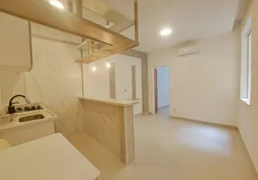 Foto 1 de Kitnet com 1 Quarto à venda, 35m² em Copacabana, Rio de Janeiro