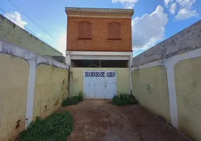 Foto 1 de Casa com 2 Quartos para alugar, 237m² em VILA VIRGINIA, Ribeirão Preto