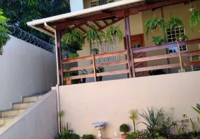 Foto 1 de Casa com 4 Quartos à venda, 200m² em Riacho III, Betim