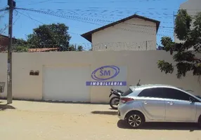 Foto 1 de Casa de Condomínio com 2 Quartos para alugar, 50m² em Guajiru, Fortaleza