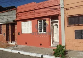 Foto 1 de Casa com 2 Quartos à venda, 77m² em Centro, Pelotas