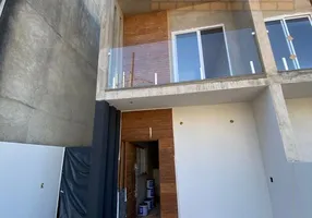 Foto 1 de Casa de Condomínio com 3 Quartos à venda, 125m² em Morada dos Passaros, Taboão da Serra