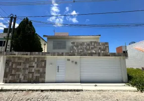 Foto 1 de Casa com 3 Quartos para venda ou aluguel, 240m² em Mauricio de Nassau, Caruaru