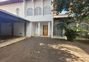 Foto 1 de Casa com 5 Quartos para alugar, 650m² em Alto Umuarama, Uberlândia