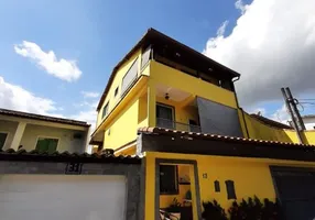 Foto 1 de Casa com 3 Quartos à venda, 220m² em Santíssimo, Rio de Janeiro