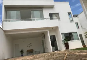 Foto 1 de Sobrado com 4 Quartos à venda, 342m² em Olho d'Água, São Luís