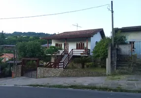 Foto 1 de Casa com 3 Quartos à venda, 175m² em Vila Nova, Porto Alegre