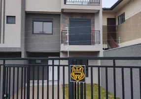 Foto 1 de Casa de Condomínio com 3 Quartos à venda, 168m² em Uberaba, Curitiba