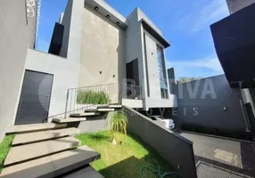 Foto 1 de Casa com 5 Quartos à venda, 300m² em Jardim Inconfidência, Uberlândia