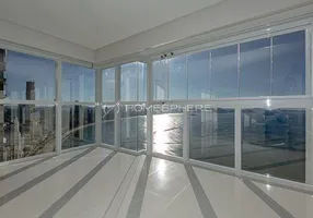 Foto 1 de Apartamento com 4 Quartos à venda, 238m² em Centro, Balneário Camboriú