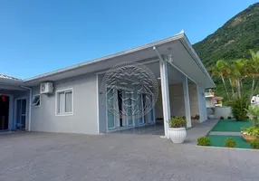 Foto 1 de Casa de Condomínio com 3 Quartos à venda, 200m² em Armação do Pântano do Sul, Florianópolis