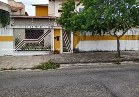 Foto 1 de Sobrado com 4 Quartos à venda, 325m² em Capim Macio, Natal