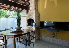 Foto 1 de Casa com 4 Quartos à venda, 223m² em Santa Luzia, Serra