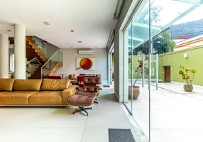 Foto 1 de Casa com 6 Quartos à venda, 595m² em Humaitá, Rio de Janeiro