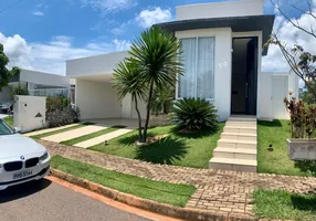 Foto 1 de Casa de Condomínio com 3 Quartos à venda, 212m² em Jardim Botânico, Uberlândia