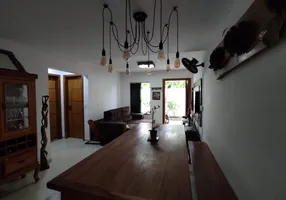 Foto 1 de Apartamento com 3 Quartos para alugar, 110m² em Taperapuan, Porto Seguro