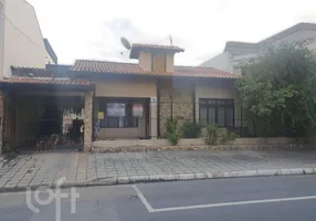 Foto 1 de Casa com 3 Quartos à venda, 136m² em Centro, Balneário Camboriú