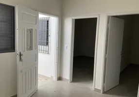 Foto 1 de Casa com 2 Quartos para alugar, 60m² em Cidade Monções, São Paulo
