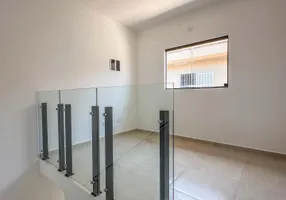 Foto 1 de Casa de Condomínio com 2 Quartos à venda, 47m² em Vila Tupi, Praia Grande