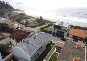 Foto 1 de Casa com 8 Quartos à venda, 415m² em Praia do Quilombo, Penha