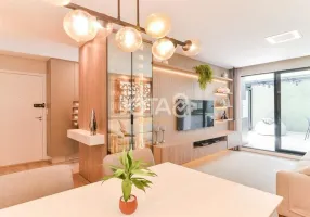 Foto 1 de Apartamento com 2 Quartos à venda, 90m² em Água Verde, Curitiba