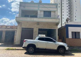 Foto 1 de Sobrado com 3 Quartos à venda, 367m² em Centro, Araraquara