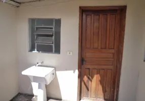 Foto 1 de Casa com 2 Quartos para alugar, 40m² em Guatupe, São José dos Pinhais