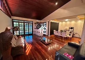 Foto 1 de Casa com 6 Quartos à venda, 600m² em São Francisco, Niterói