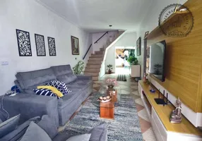 Foto 1 de Sobrado com 3 Quartos à venda, 200m² em Vila Anhanguera, Mongaguá