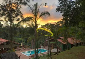 Foto 1 de Fazenda/Sítio com 4 Quartos à venda, 400m² em Jardim Rene, São Roque