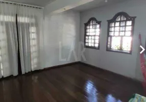 Foto 1 de Casa com 8 Quartos à venda, 350m² em Sagrada Família, Belo Horizonte