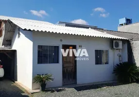 Foto 1 de Casa de Condomínio com 2 Quartos à venda, 36m² em Espinheiros, Itajaí