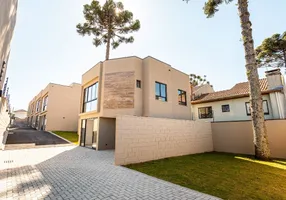 Foto 1 de Sobrado com 3 Quartos à venda, 115m² em Santa Felicidade, Curitiba