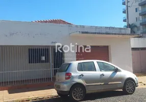 Foto 1 de Casa com 3 Quartos para alugar, 160m² em Centro, Uberlândia