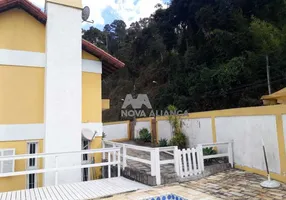 Foto 1 de Casa de Condomínio com 3 Quartos à venda, 105m² em Carangola, Petrópolis