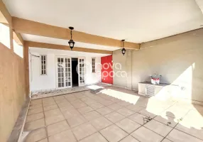 Foto 1 de Casa com 3 Quartos à venda, 60m² em Guadalupe, Rio de Janeiro
