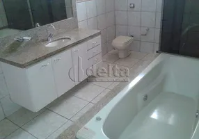 Foto 1 de Casa com 7 Quartos à venda, 329m² em Saraiva, Uberlândia