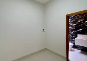 Foto 1 de Casa com 3 Quartos à venda, 189m² em Setor Laguna Parque, Trindade