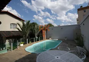 Foto 1 de Casa com 4 Quartos para alugar, 378m² em Santa Amélia, Belo Horizonte